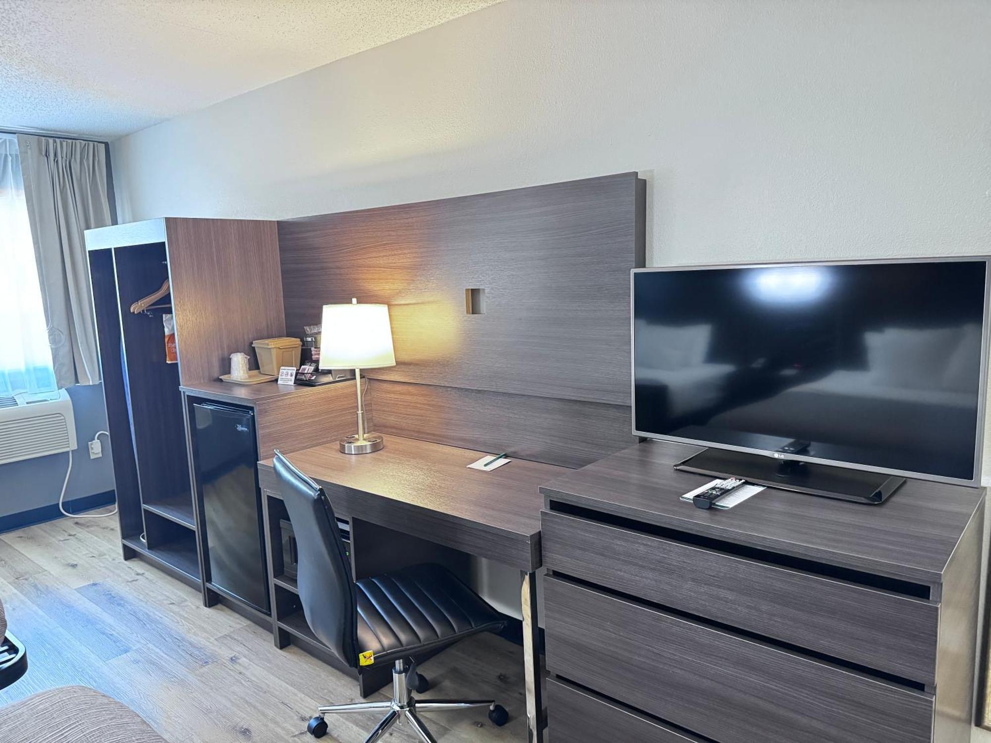 Queen Room Two Queen Beds Accessible or Non-Smoking