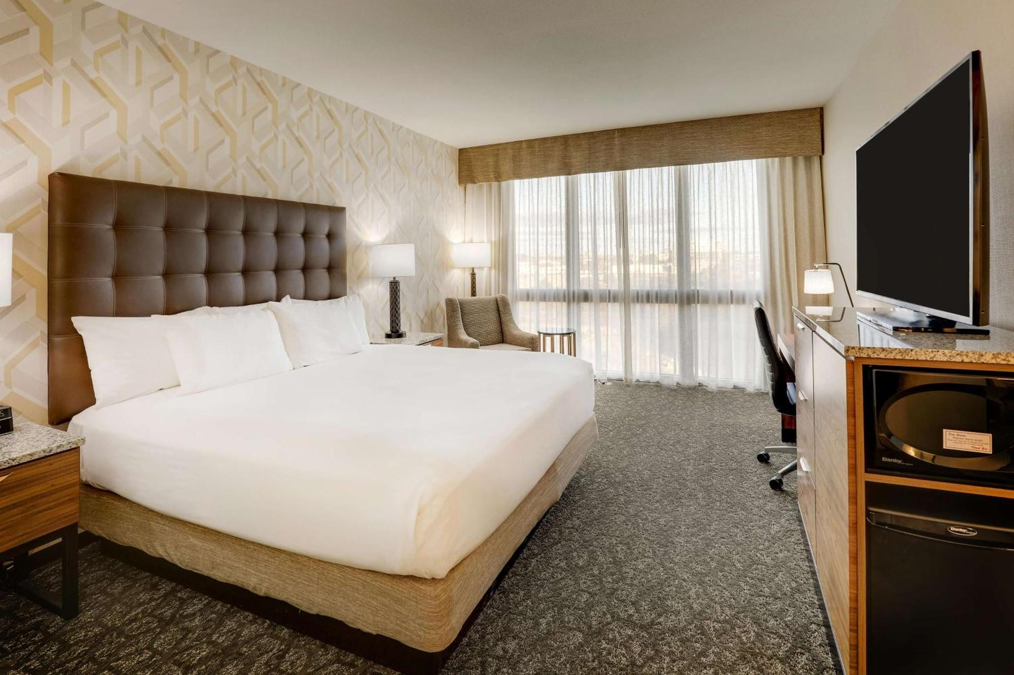 Deluxe King Room High Floor