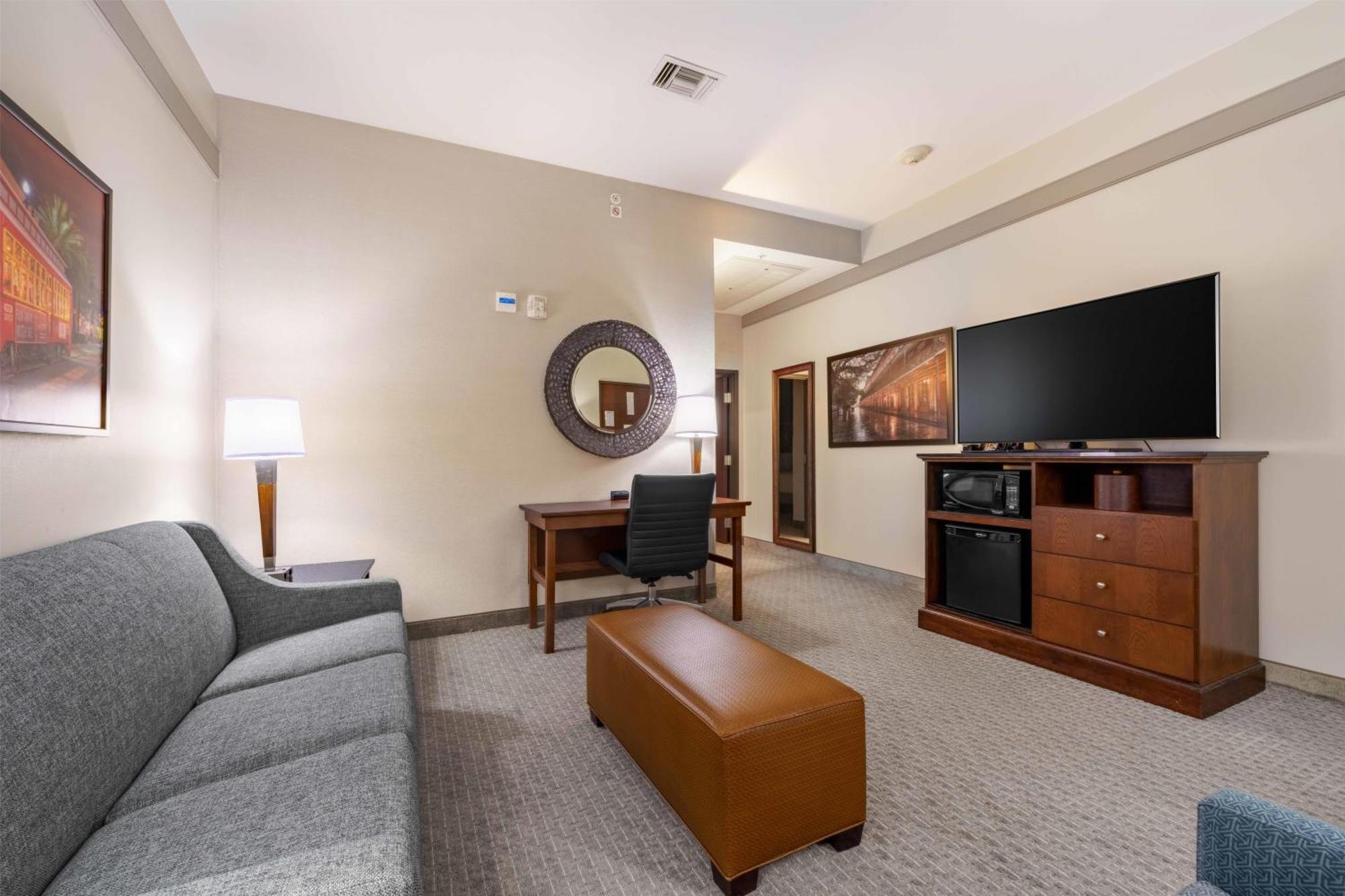 Queen Suite Two Queen Beds Sofa Bed