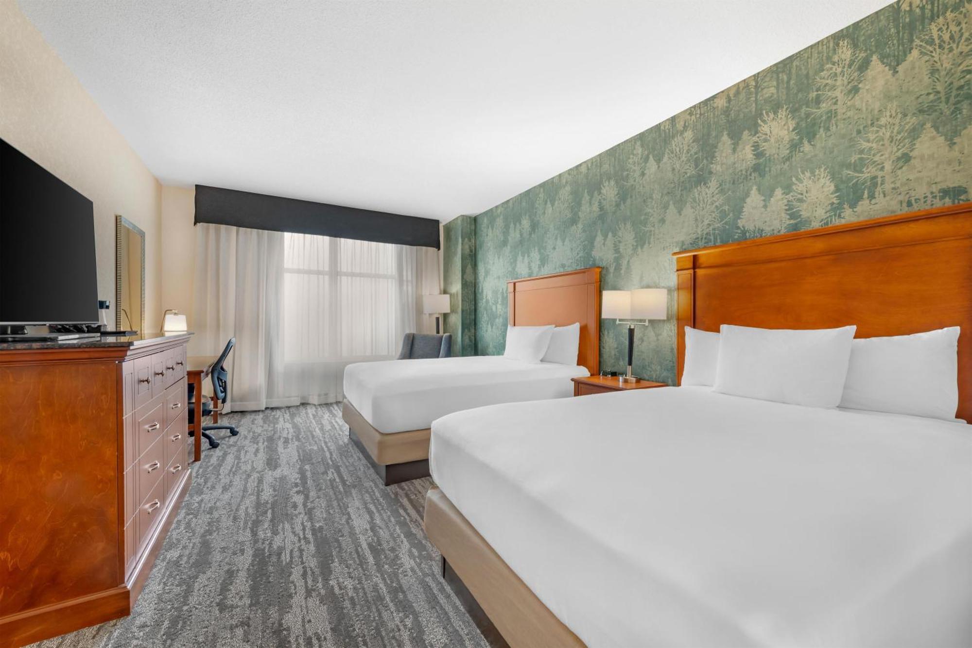 Deluxe Queen Room Two Queen Beds High Floor