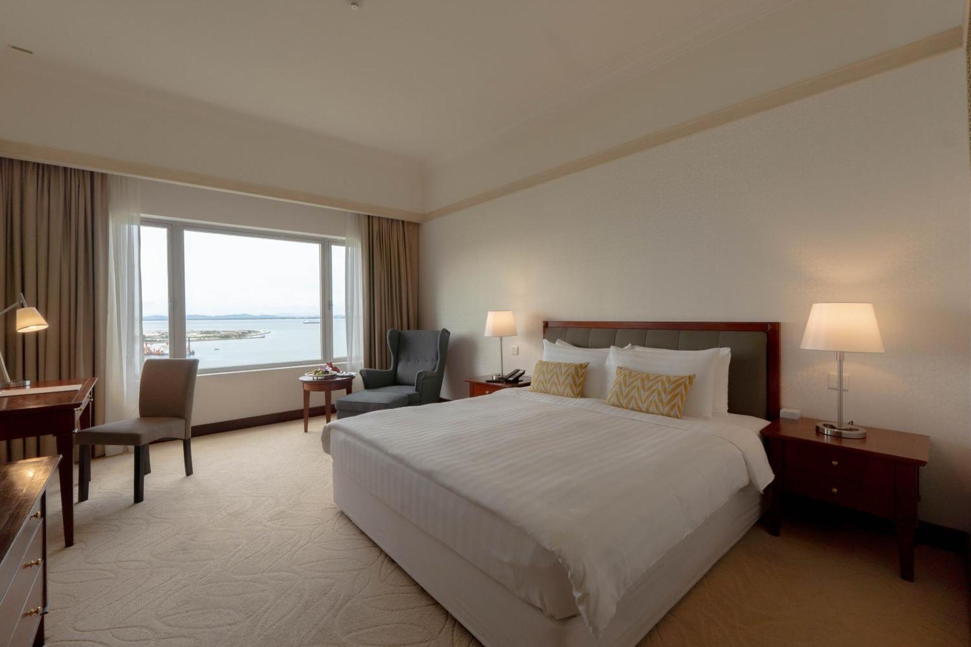 Deluxe King Room Sea View