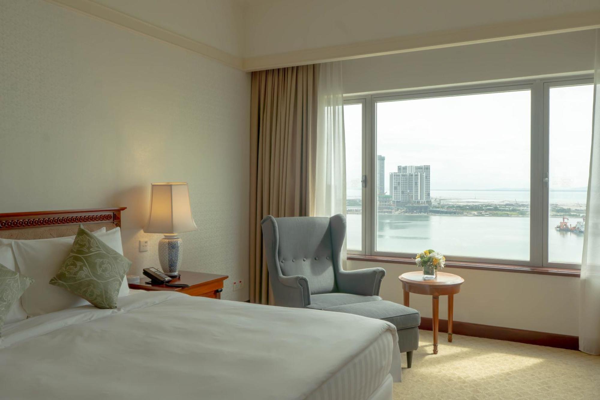 Premier King Room Sea View
