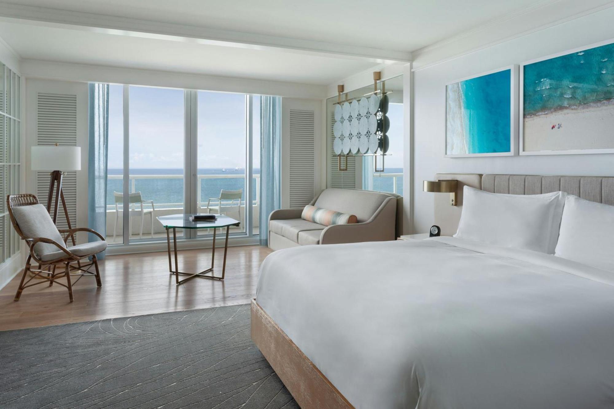 Oceanfront King Room Club Access