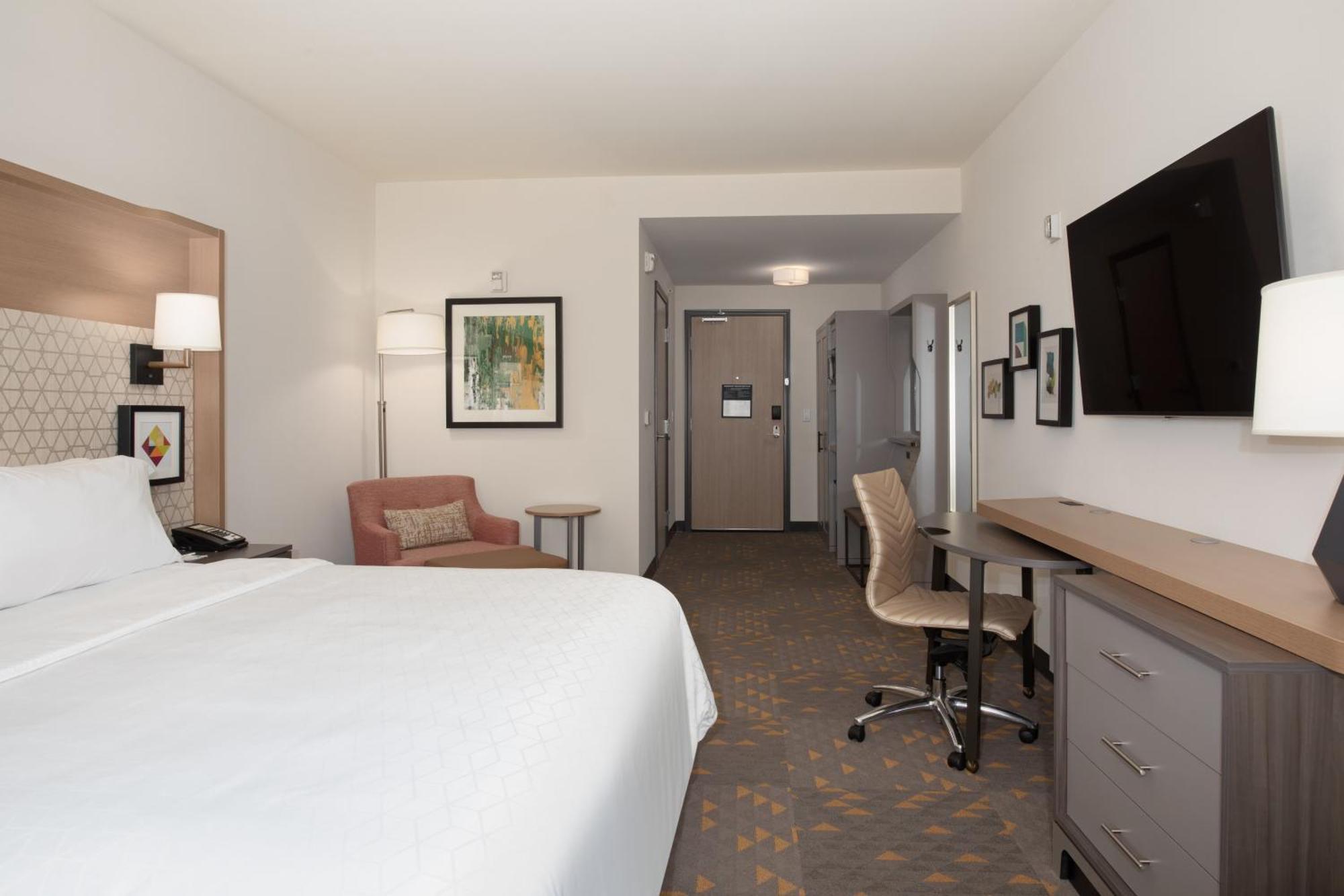 Standard King Room
