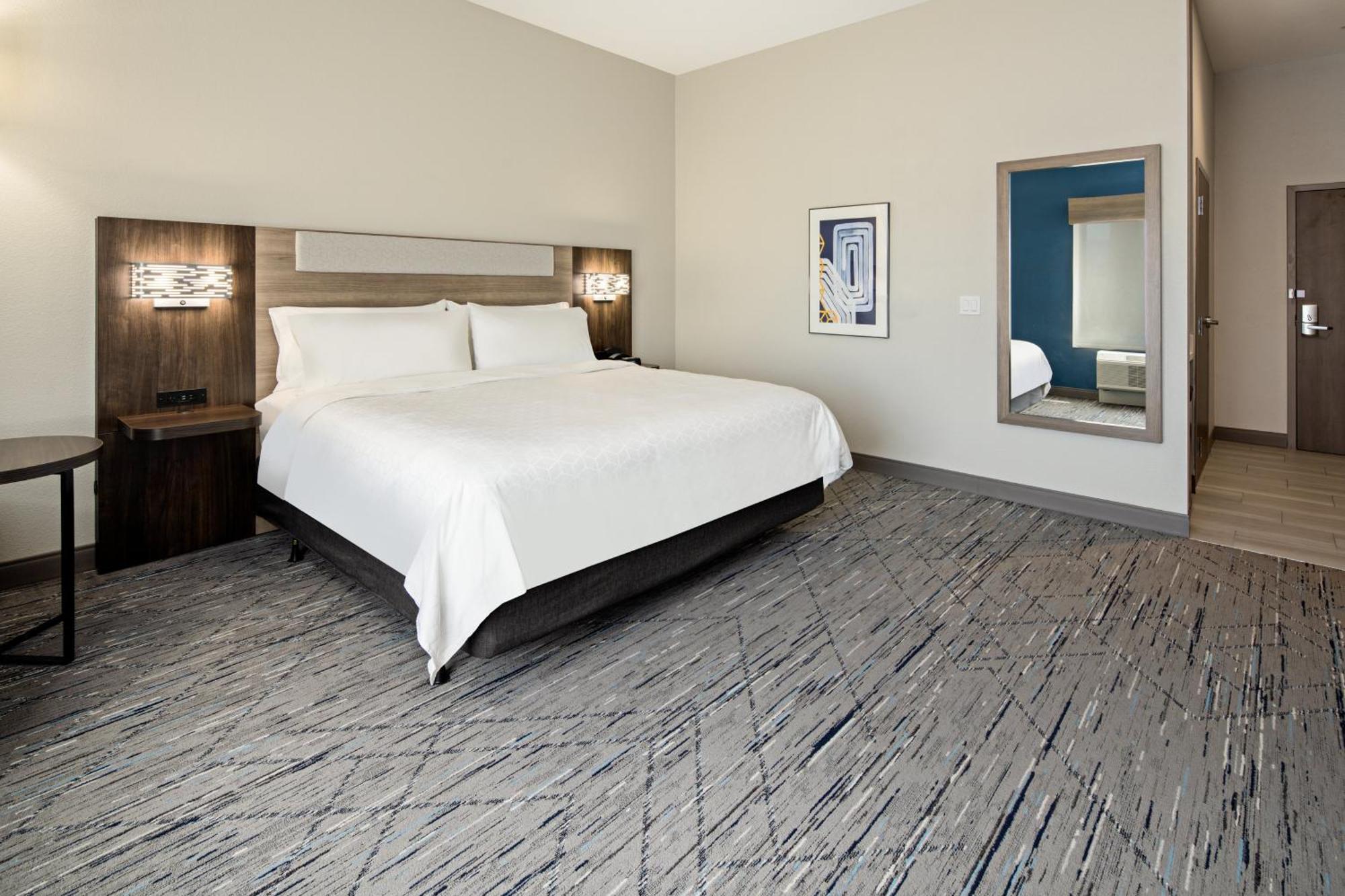 Standard King Room