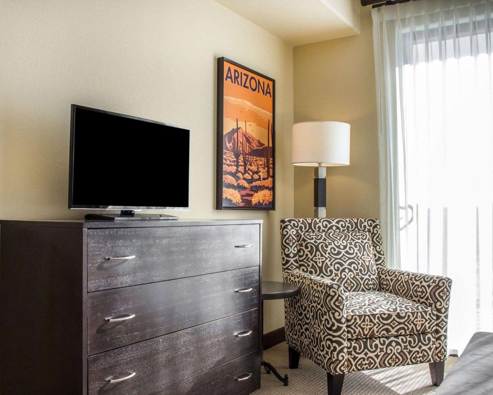 One-Bedroom Junior Suite