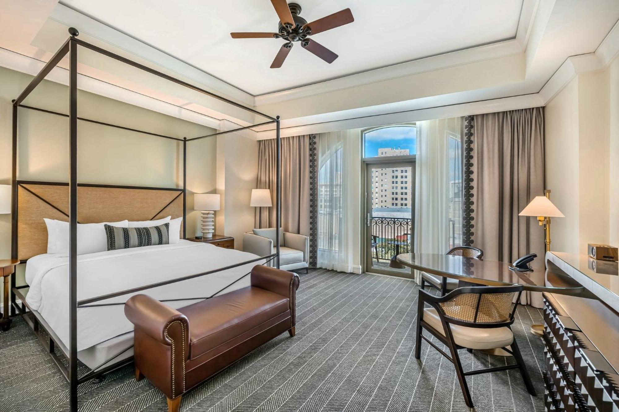 Premier Balcony Riverview King Bed