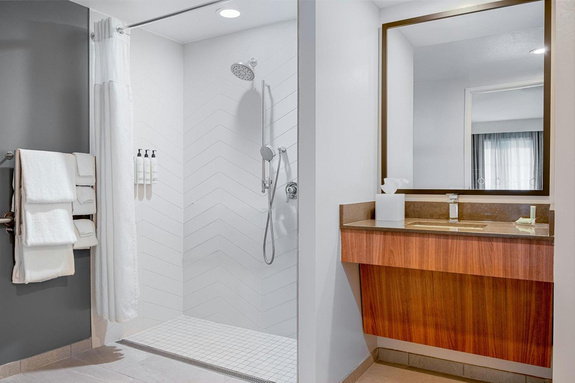 Queen Room Two Queen Beds Roll Shower Mobility Access or Hearing Accessible