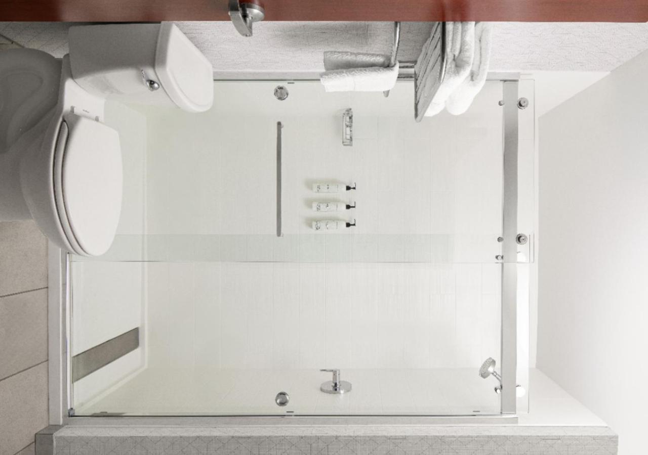 King Studio Spa Bath