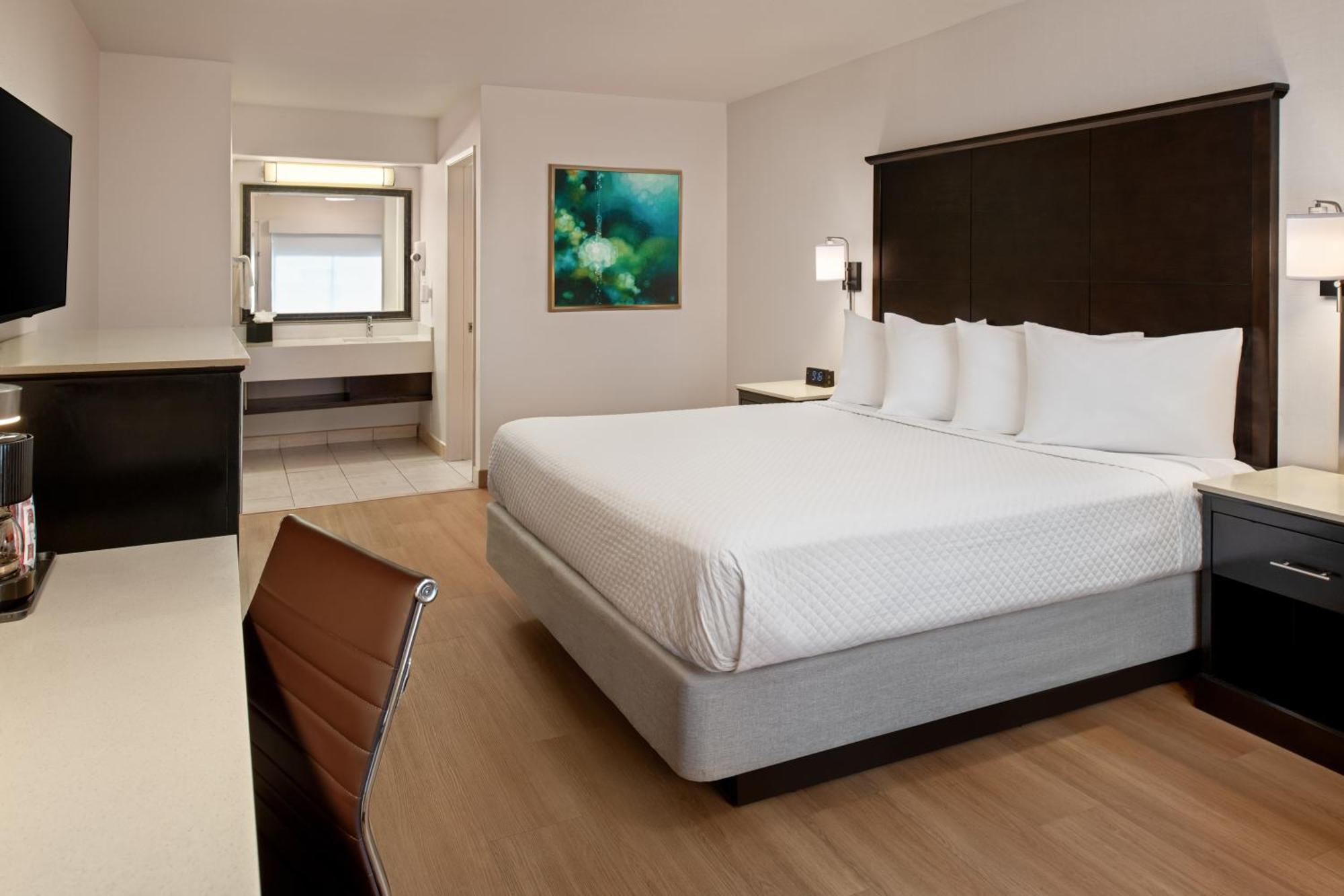 Deluxe King Room