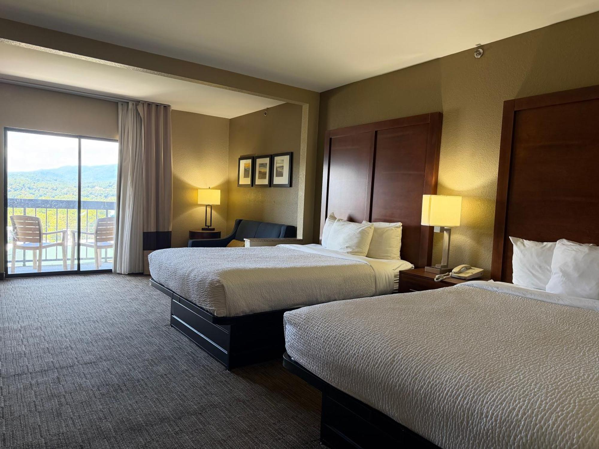 Queen Suite Two Queen Beds Sofa Bed Mountain View or Non-Smoking