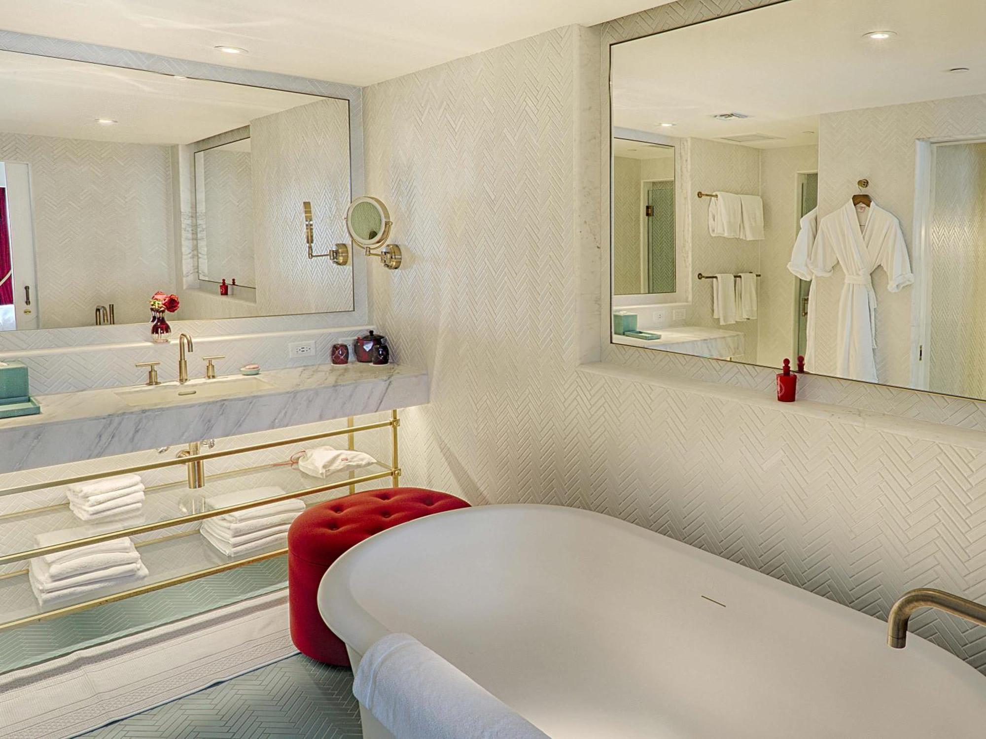 Junior King Suite Ocean View