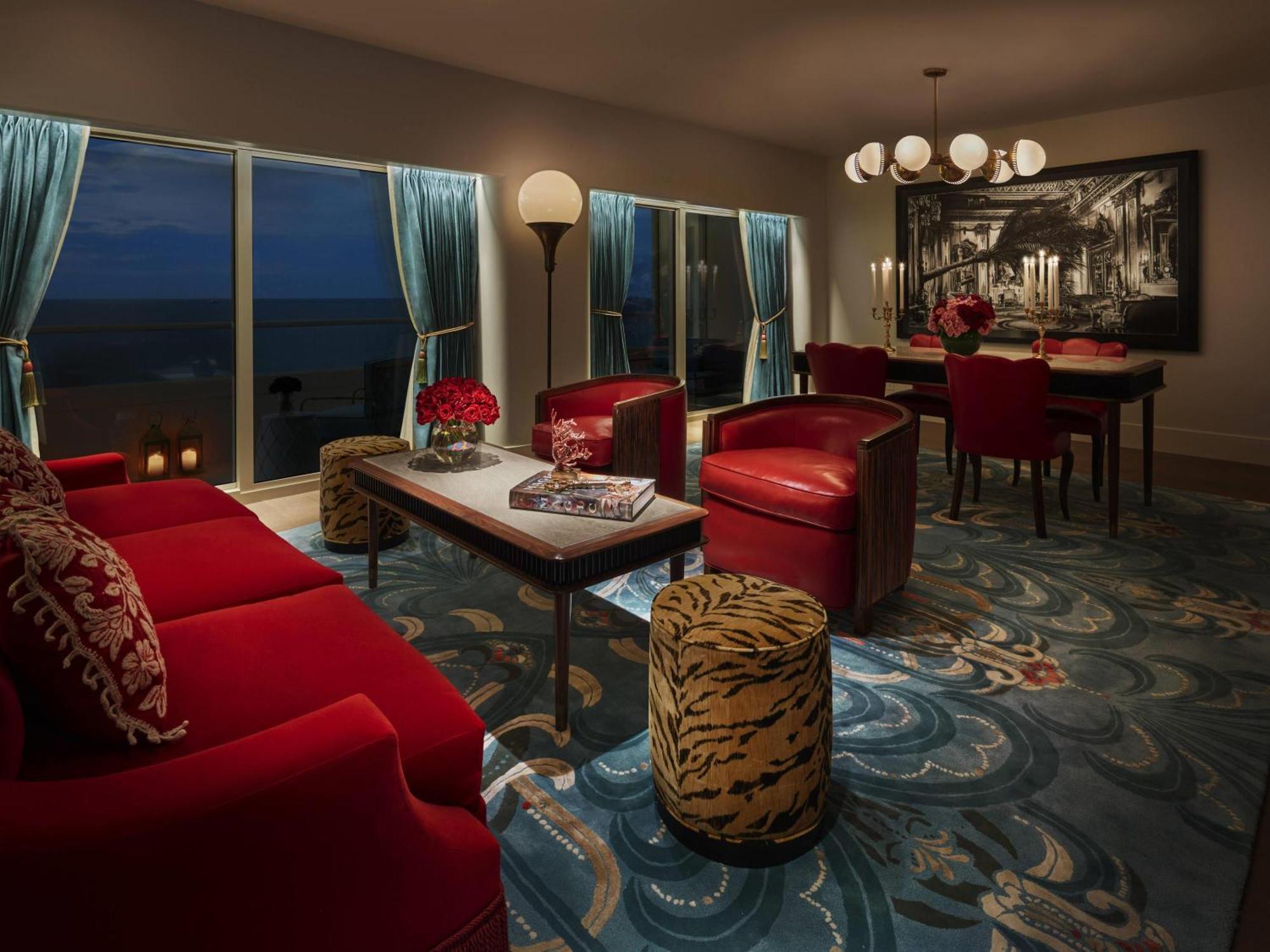 Premier Corner One-Bedroom King Suite Ocean Front