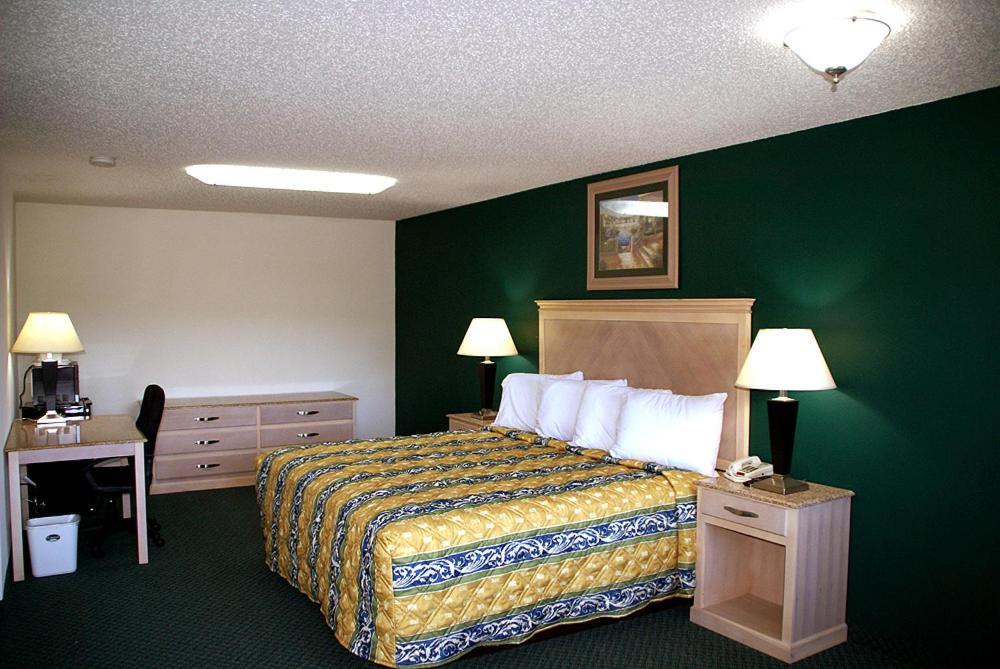 Standard King Room