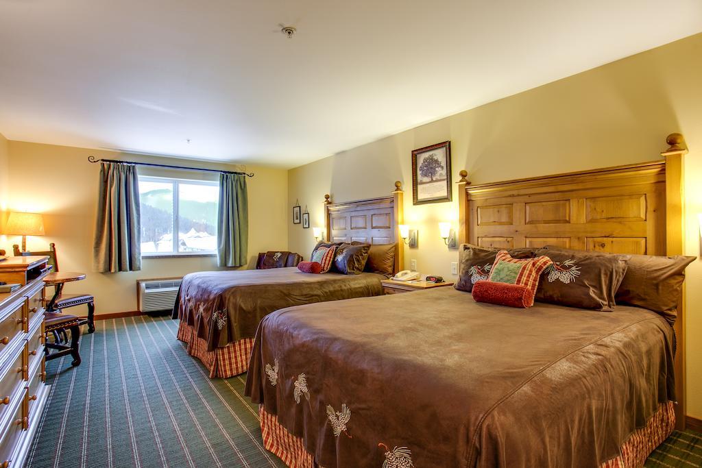 Queen Room Two Queen Beds