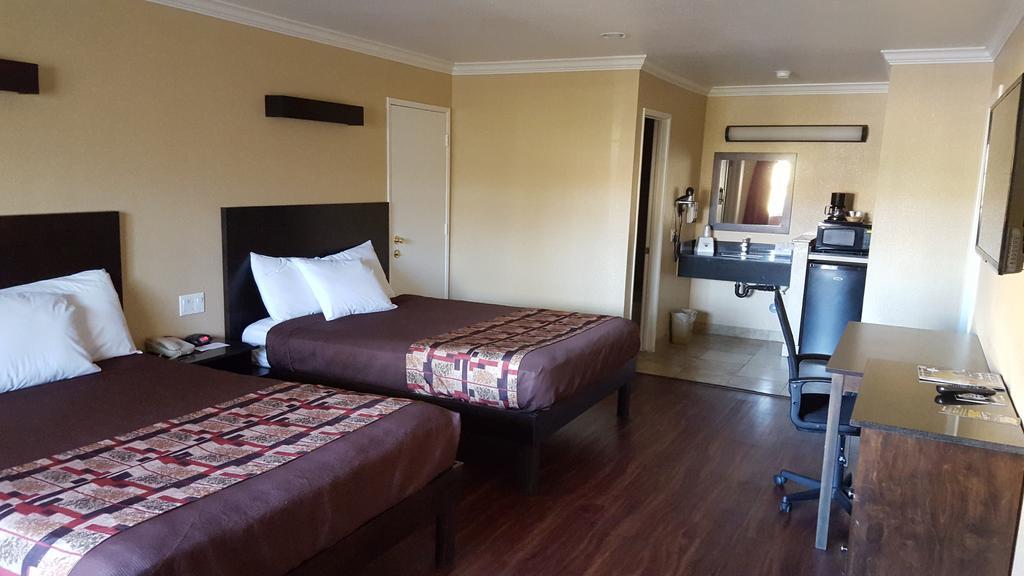 Queen Room Two Queen Beds