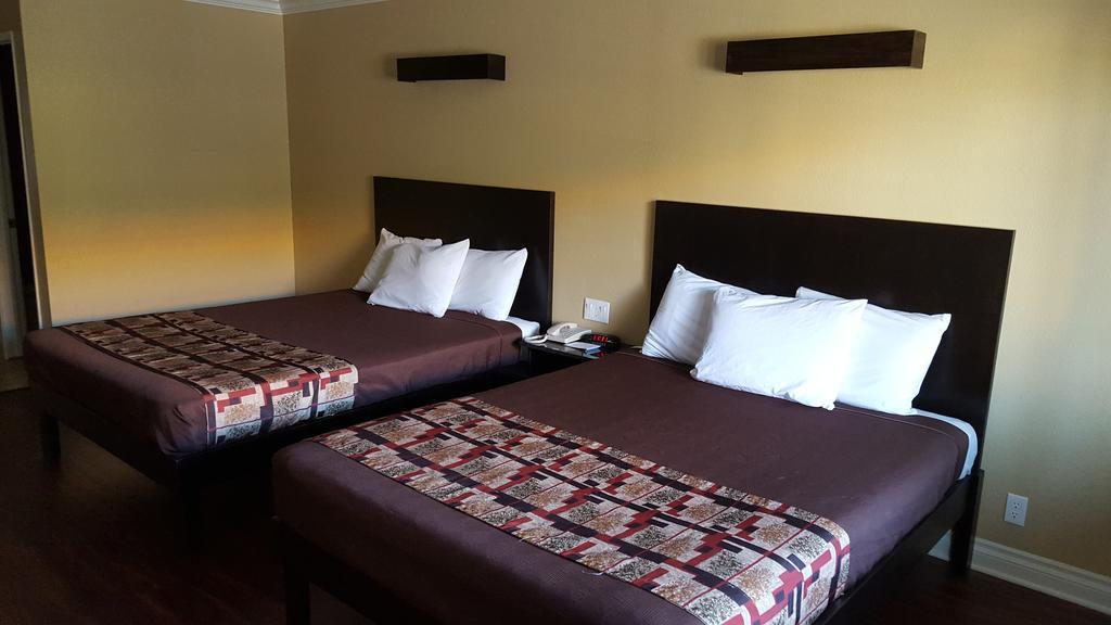 Queen Room Two Queen Beds