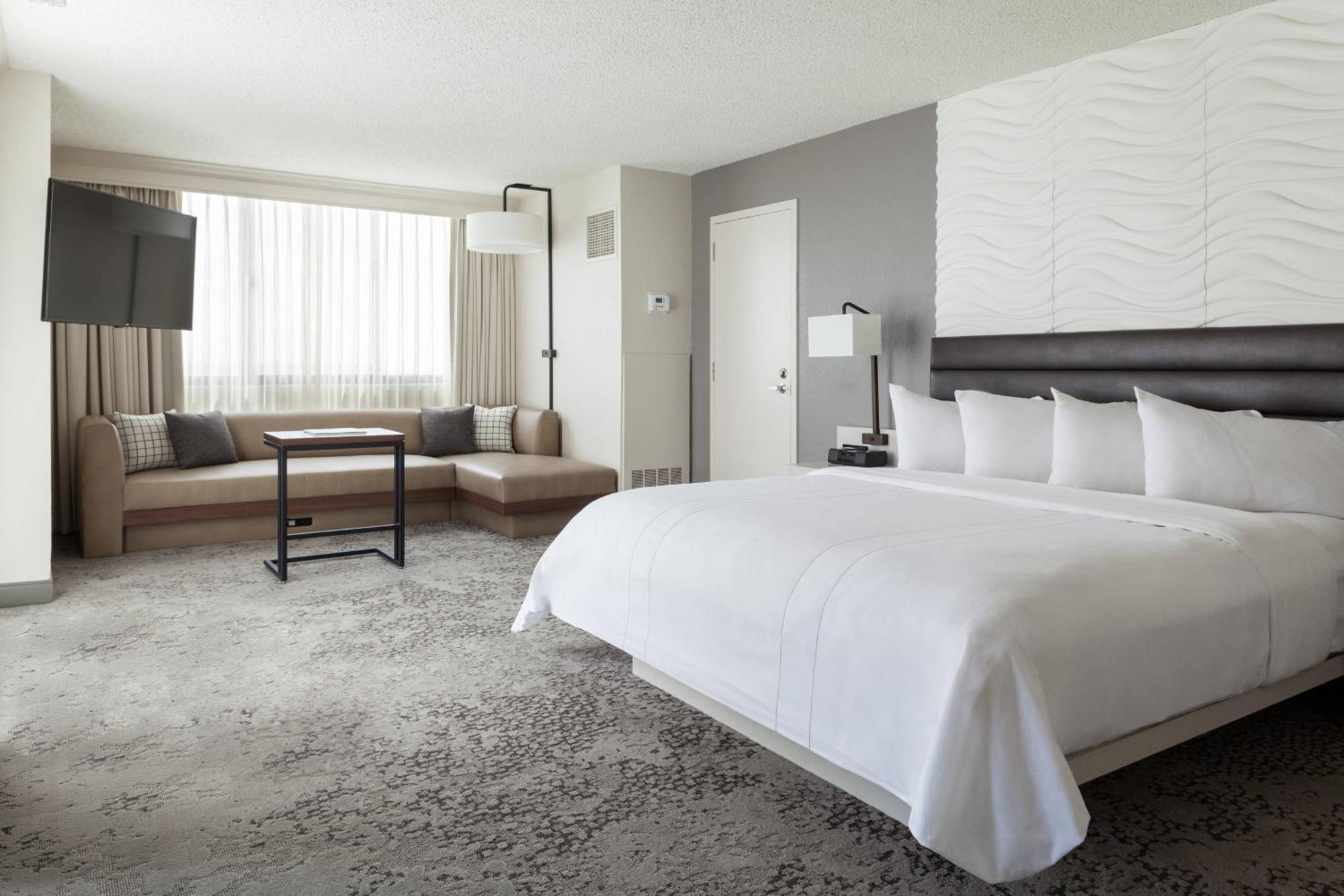 Concierge level 1 Bedroom Suite 1 King High floor