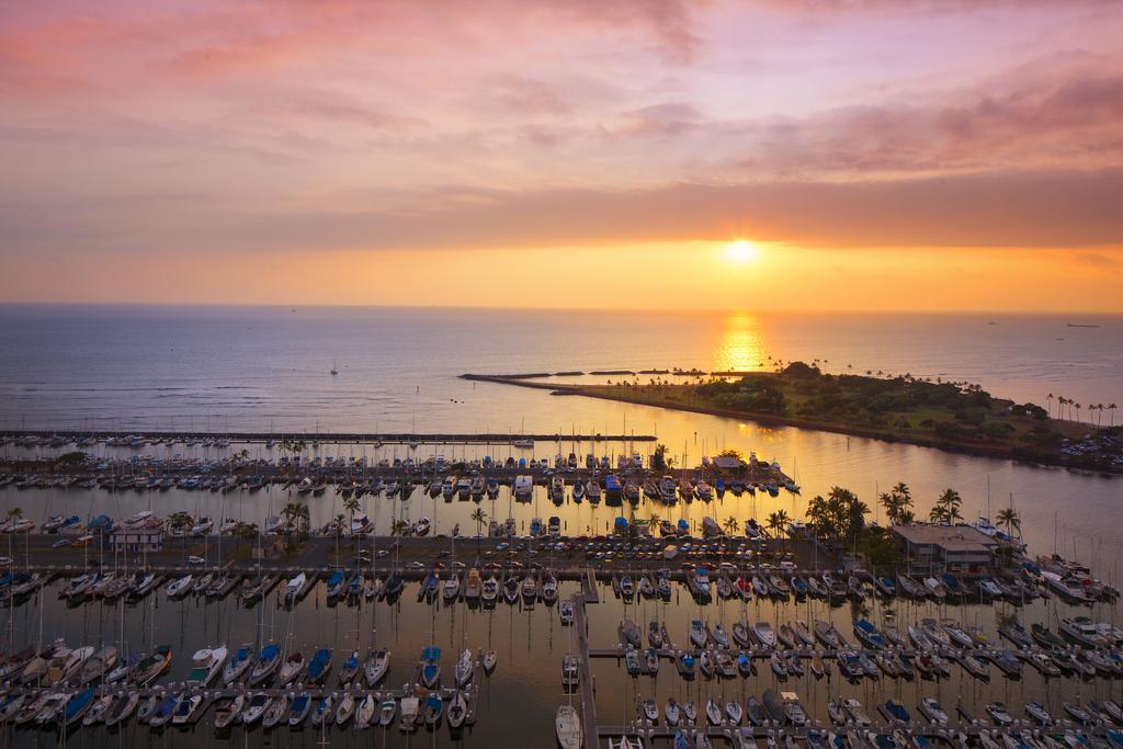 Oceanfront 1 Bedroom Suite 1 King