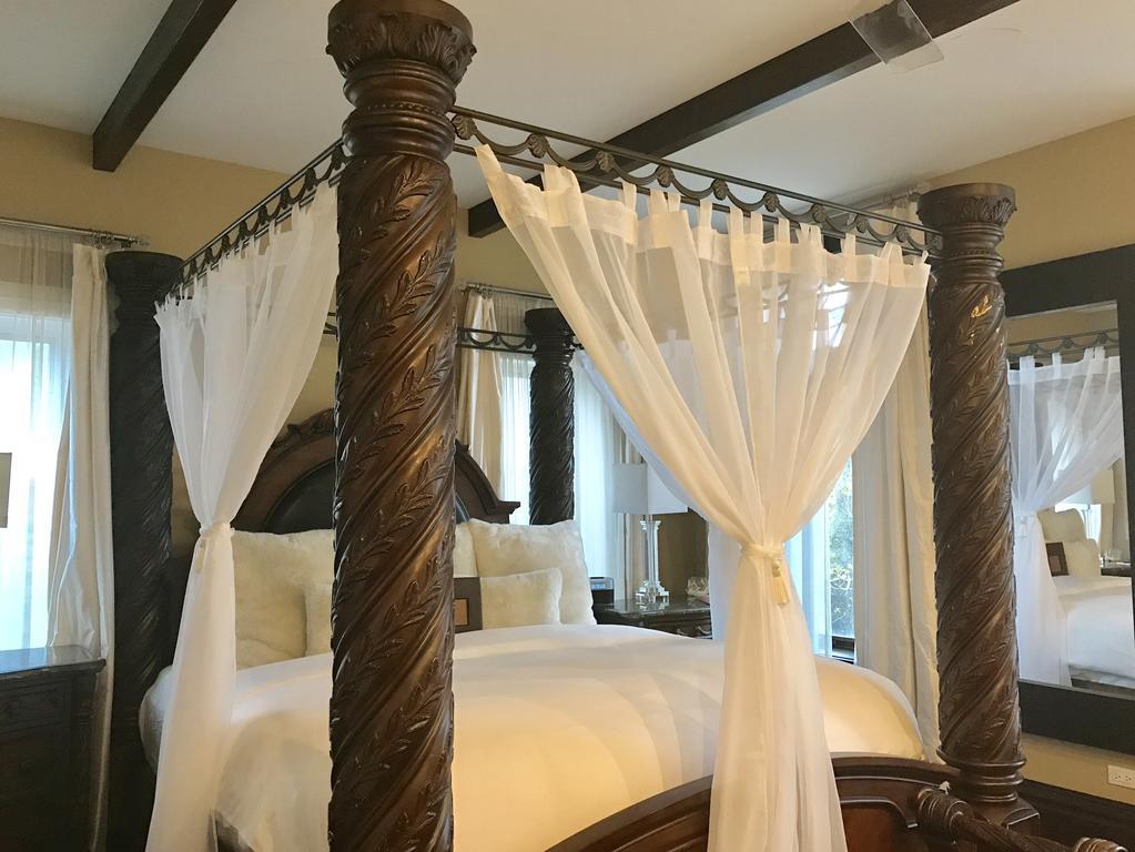 Deluxe Room King Bed Double Bed