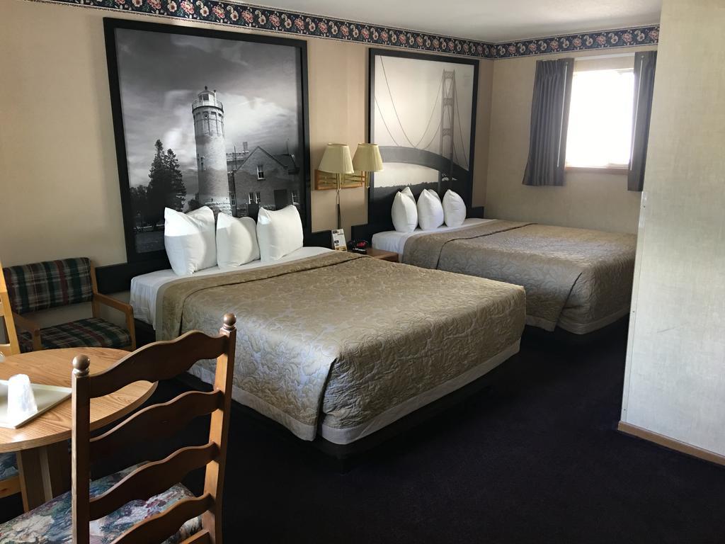 Lakefront Deluxe Queen Room Two Queen Beds Non-Smoking