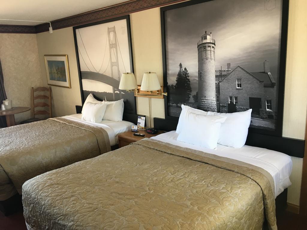Lakefront Deluxe Queen Room Two Queen Beds Non-Smoking