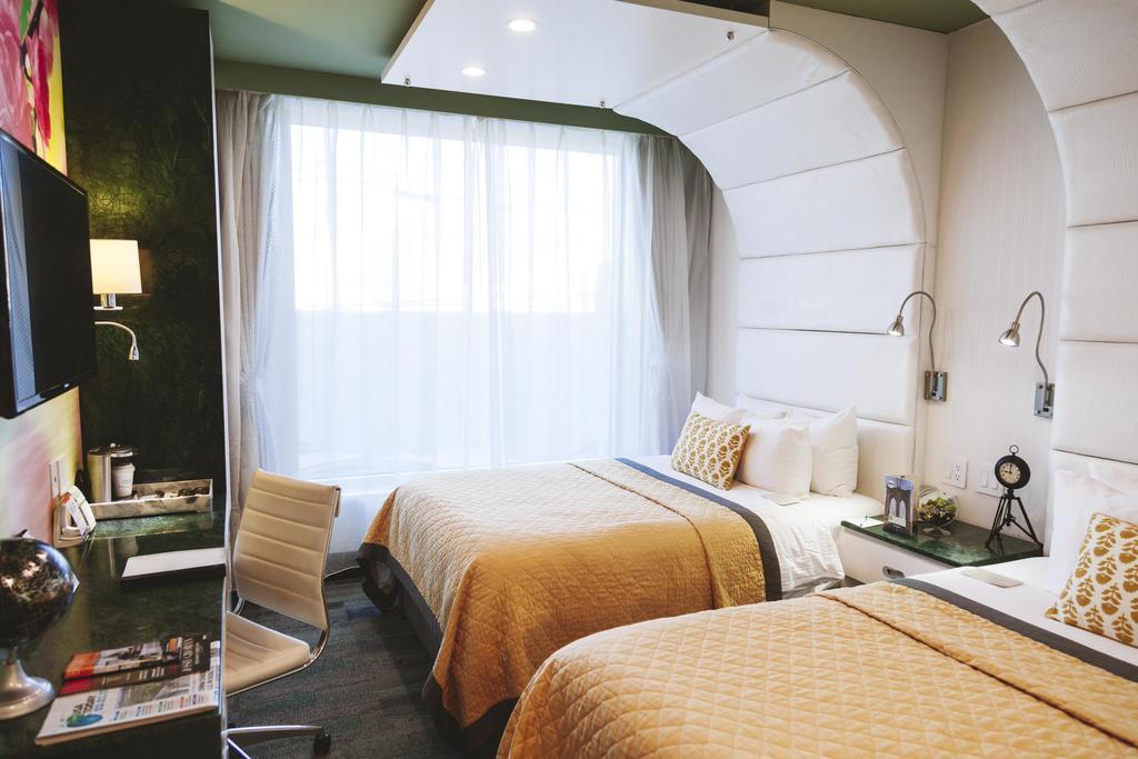 Deluxe Quadruple Room