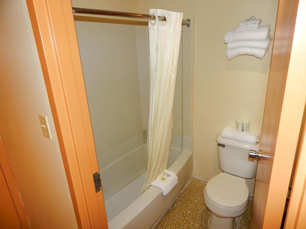 King Suite North Partial Ocean View