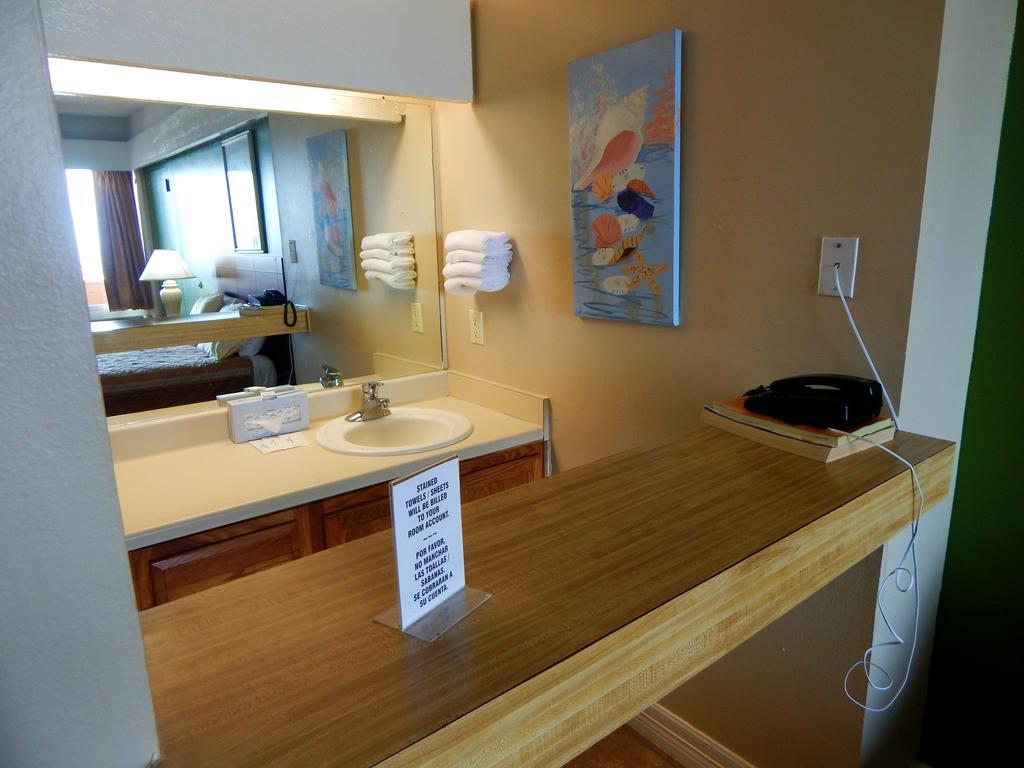 King Suite North Partial Ocean View