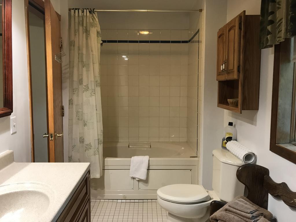 Queen Room Spa Bath