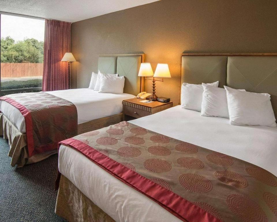 Deluxe Queen Room Two Queen Beds