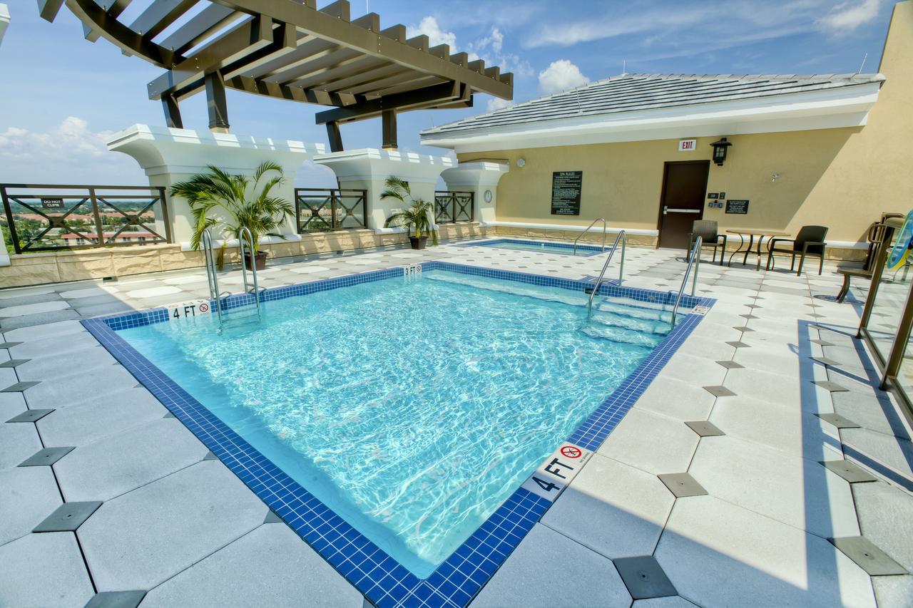 Club Level One-Bedroom Suite Two Queen Beds City View No Resort Fee