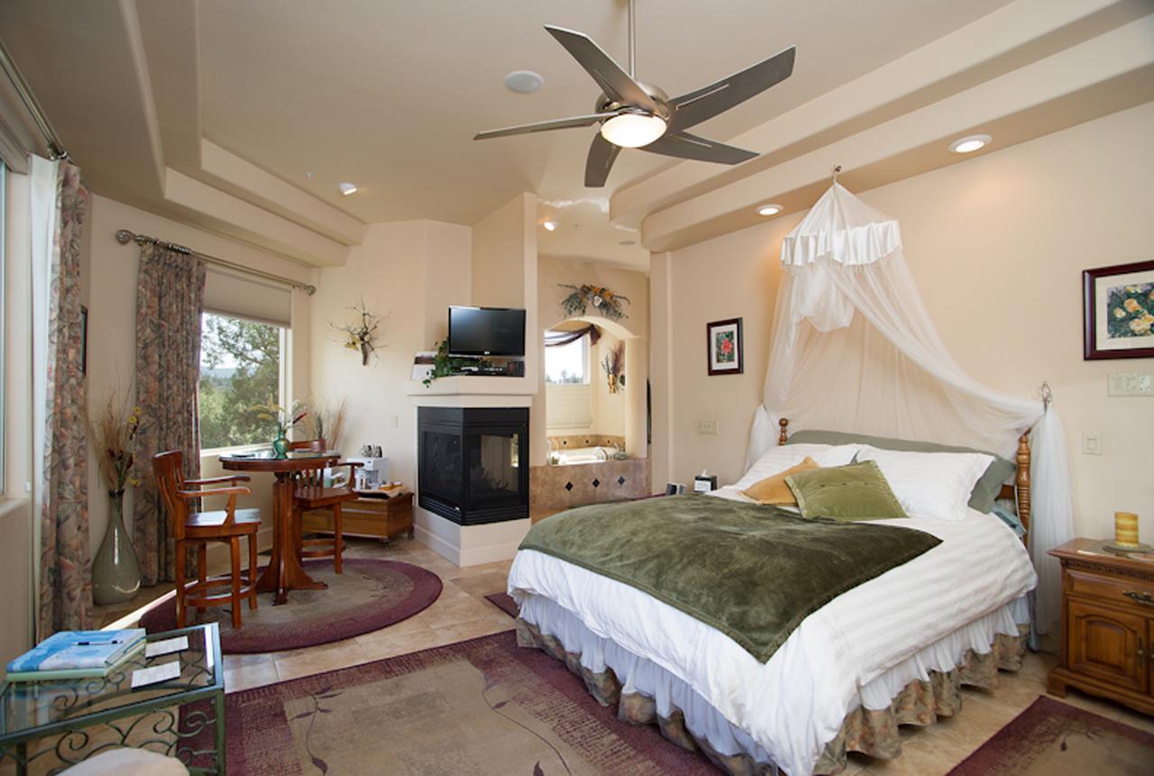 Deluxe Double Room Bath