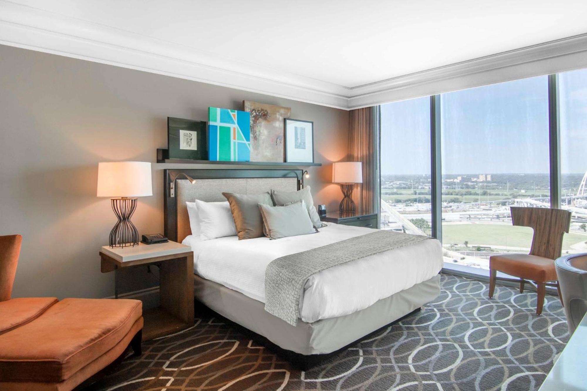 Deluxe King Room
