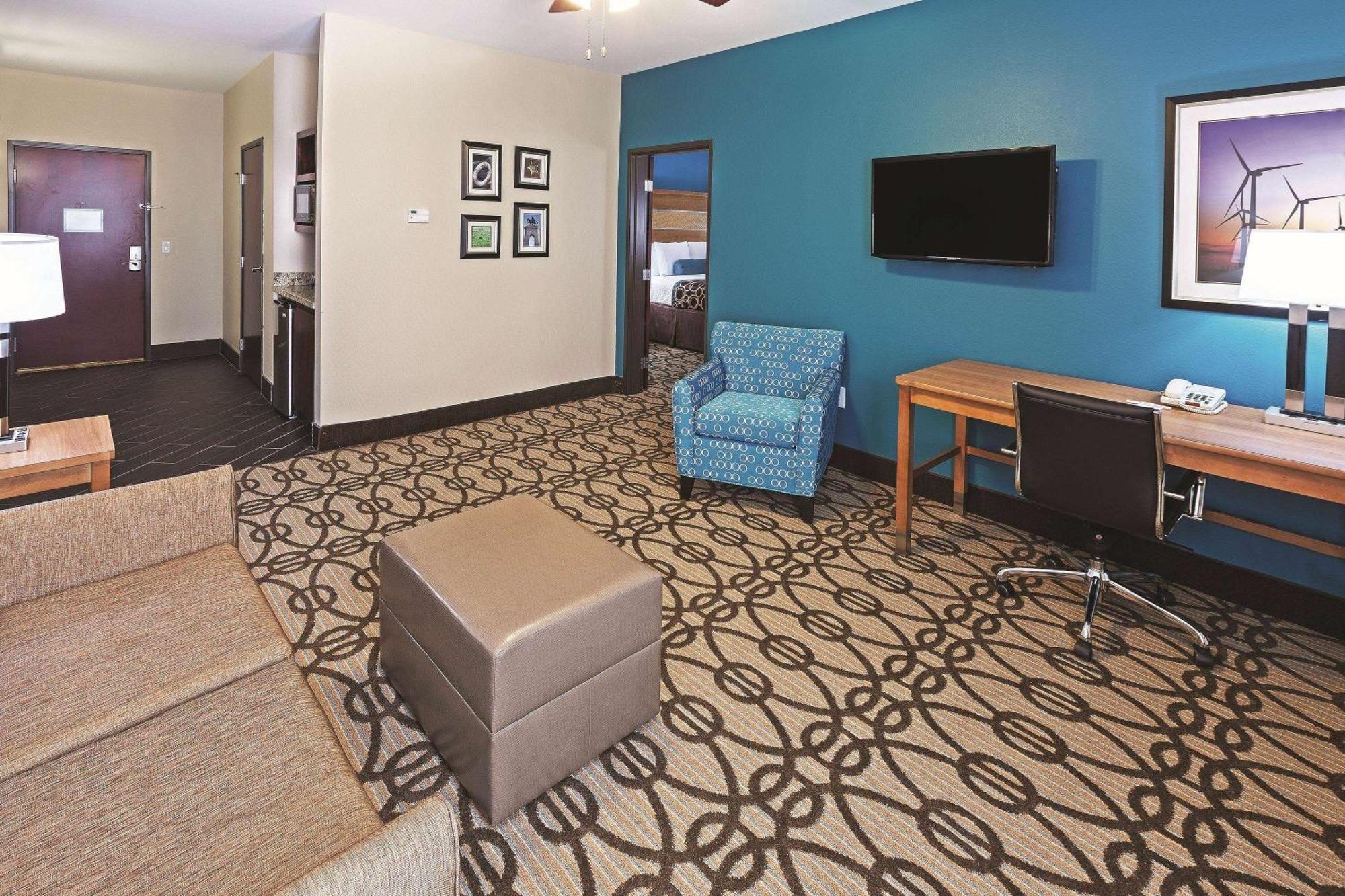 Deluxe Family Suite Mobility Access or Non-Smoking