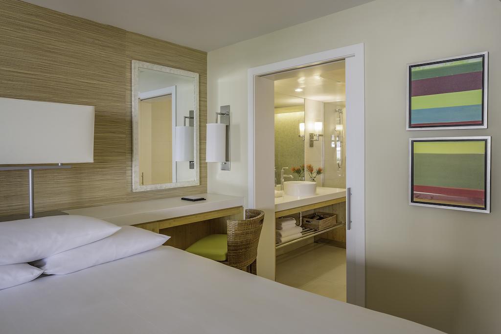 Queen Room Two Queen Beds Accessible Tub