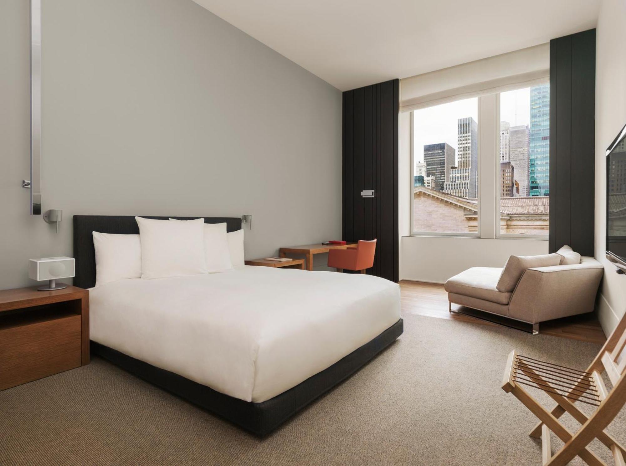 Deluxe King Room City View