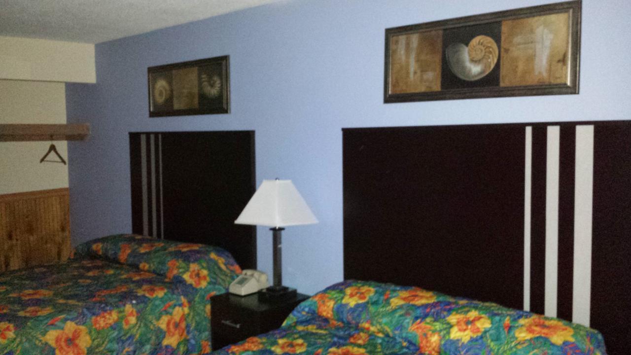 Oceanfront 2 Queen beds Balcony