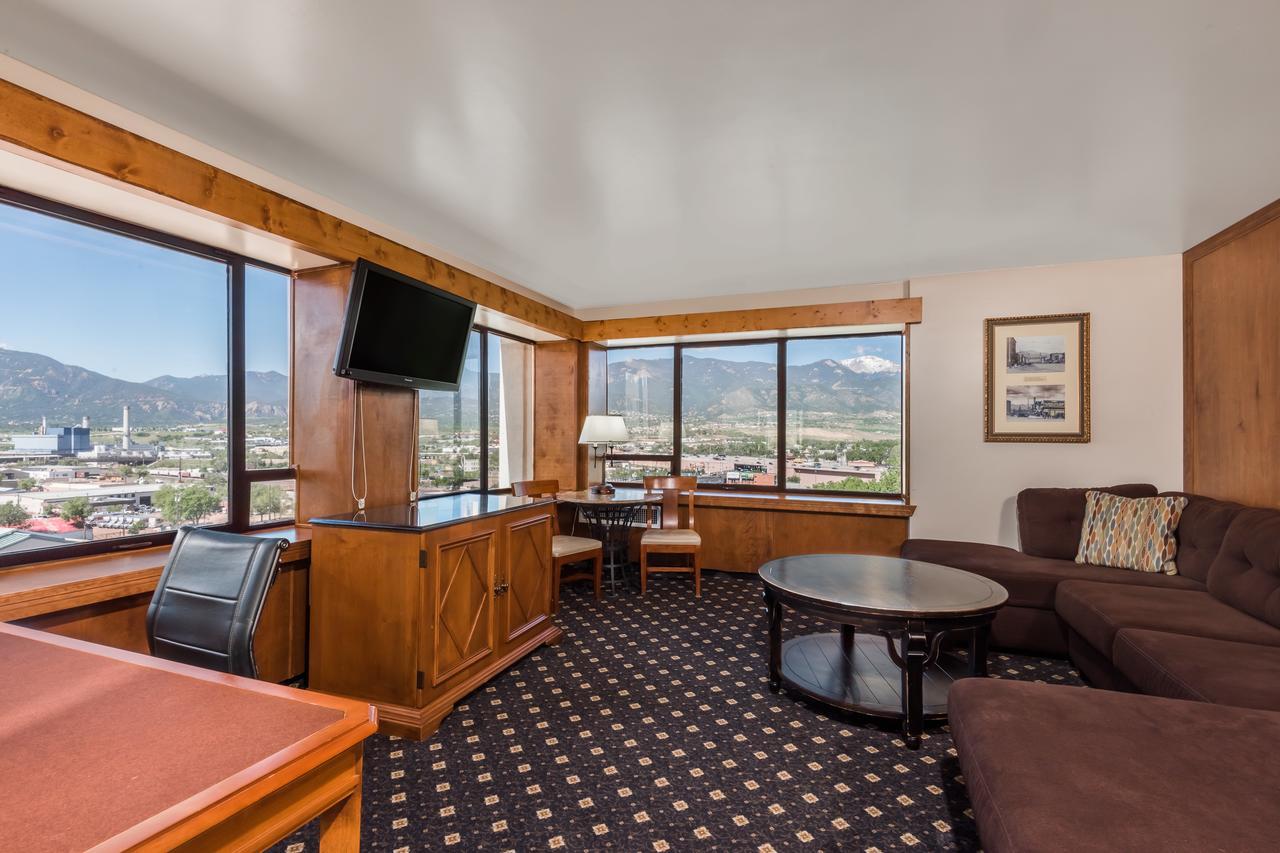King Suite Mountain View