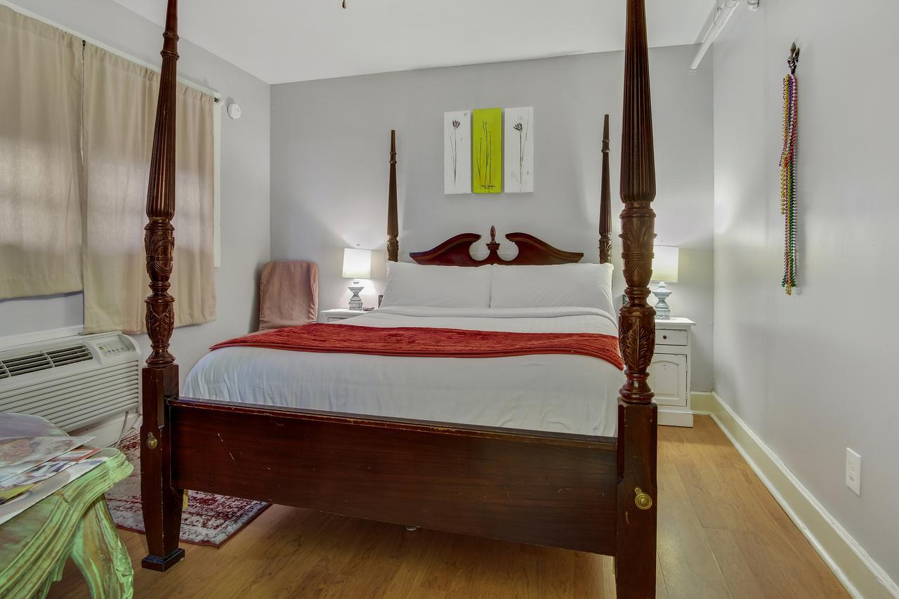 Standard Queen Room