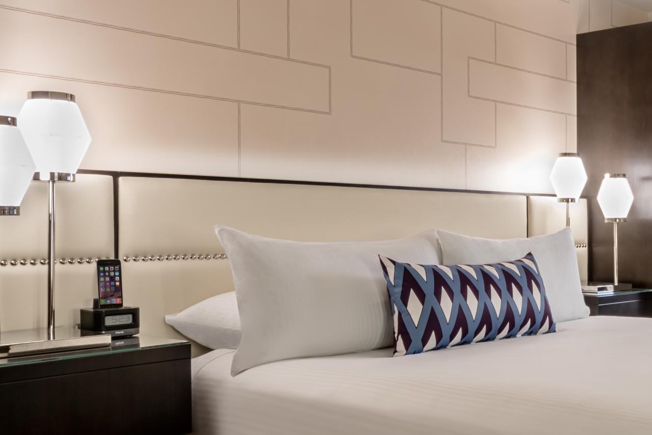 Valley Tower Deluxe Room 2 Queen Beds Non-Smoking Pool View