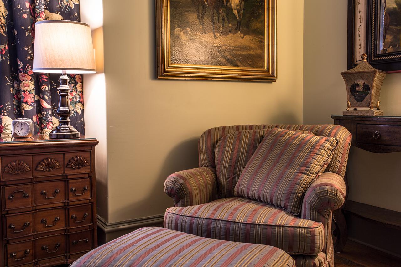 Colonial Queen Room Terrace Ocean View