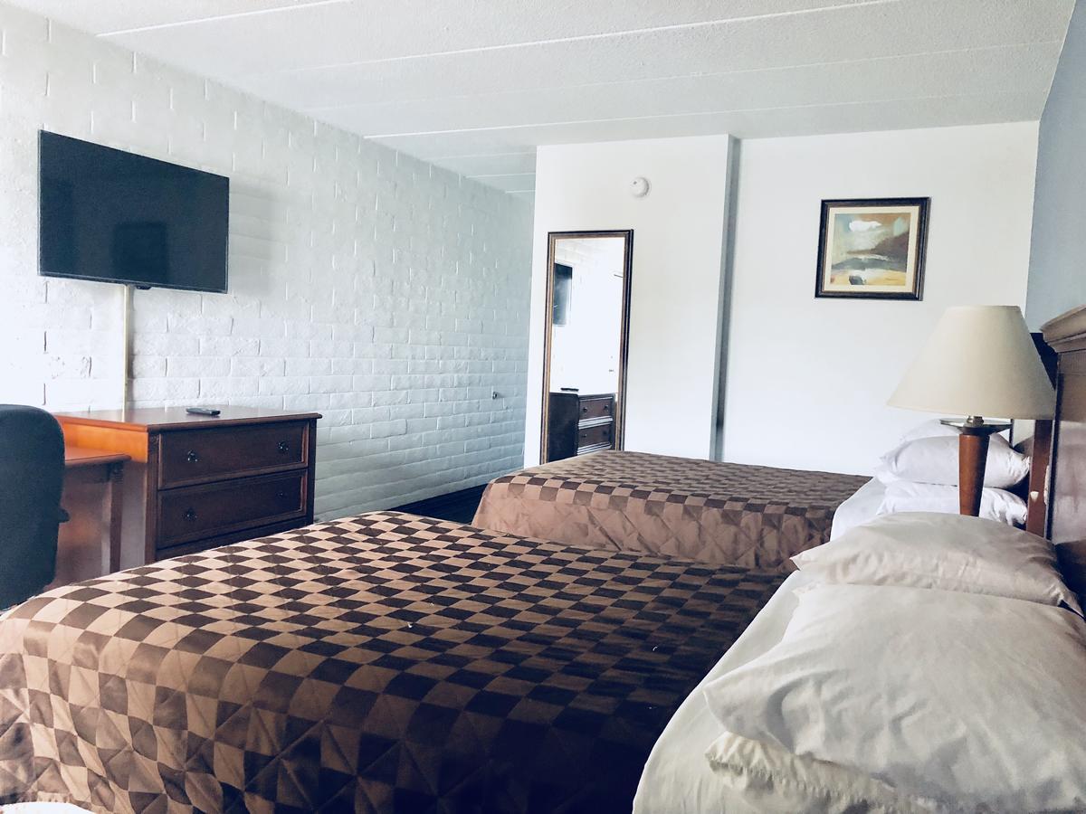 Double Room Two Double Beds Smoking