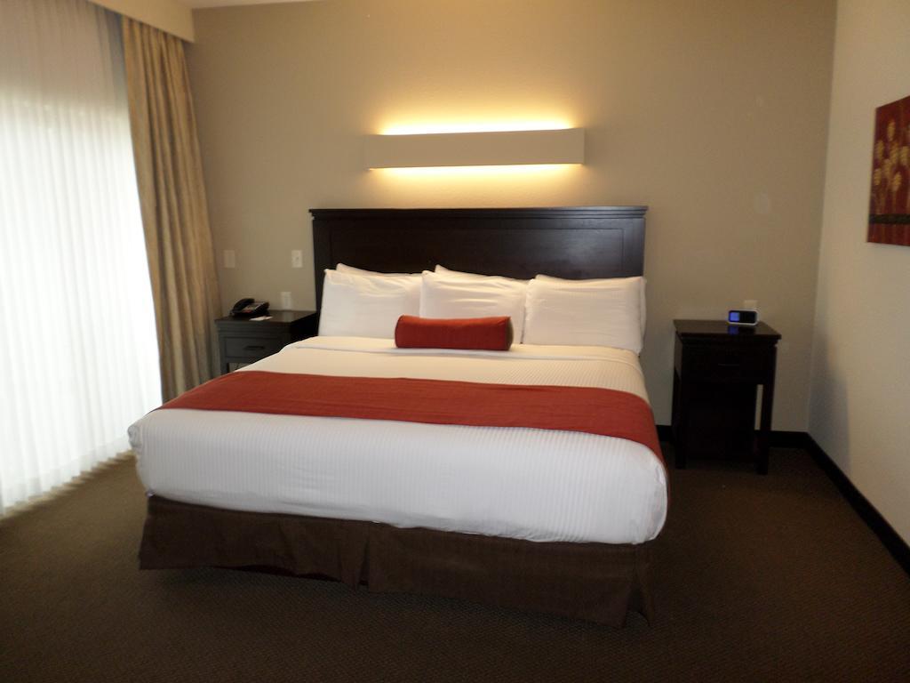 King Room Courtyard View