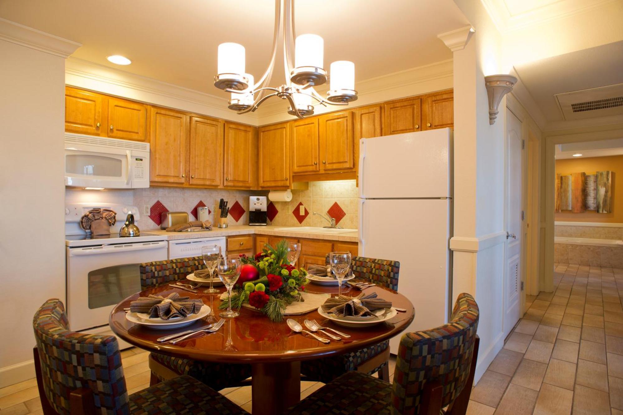 Two-Bedroom King Suite Two Twin Beds Roll Shower Mobility Accessible