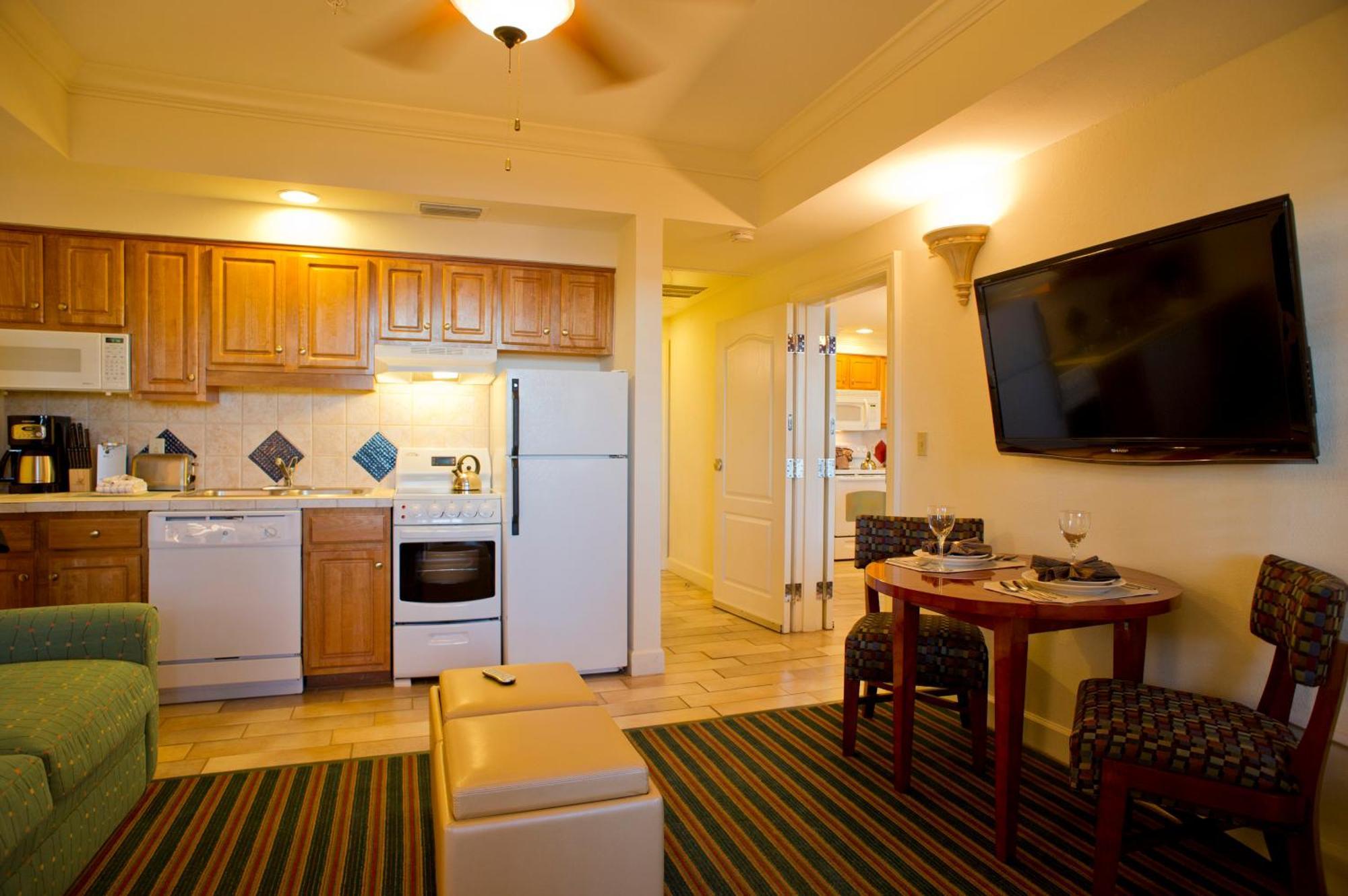 One-Bedroom King Suite