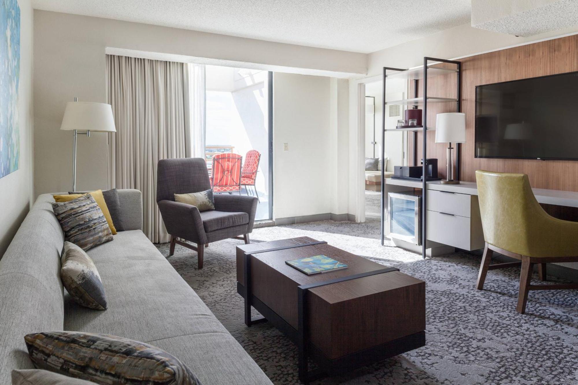Concierge level 1 Bedroom Suite 1 King High floor
