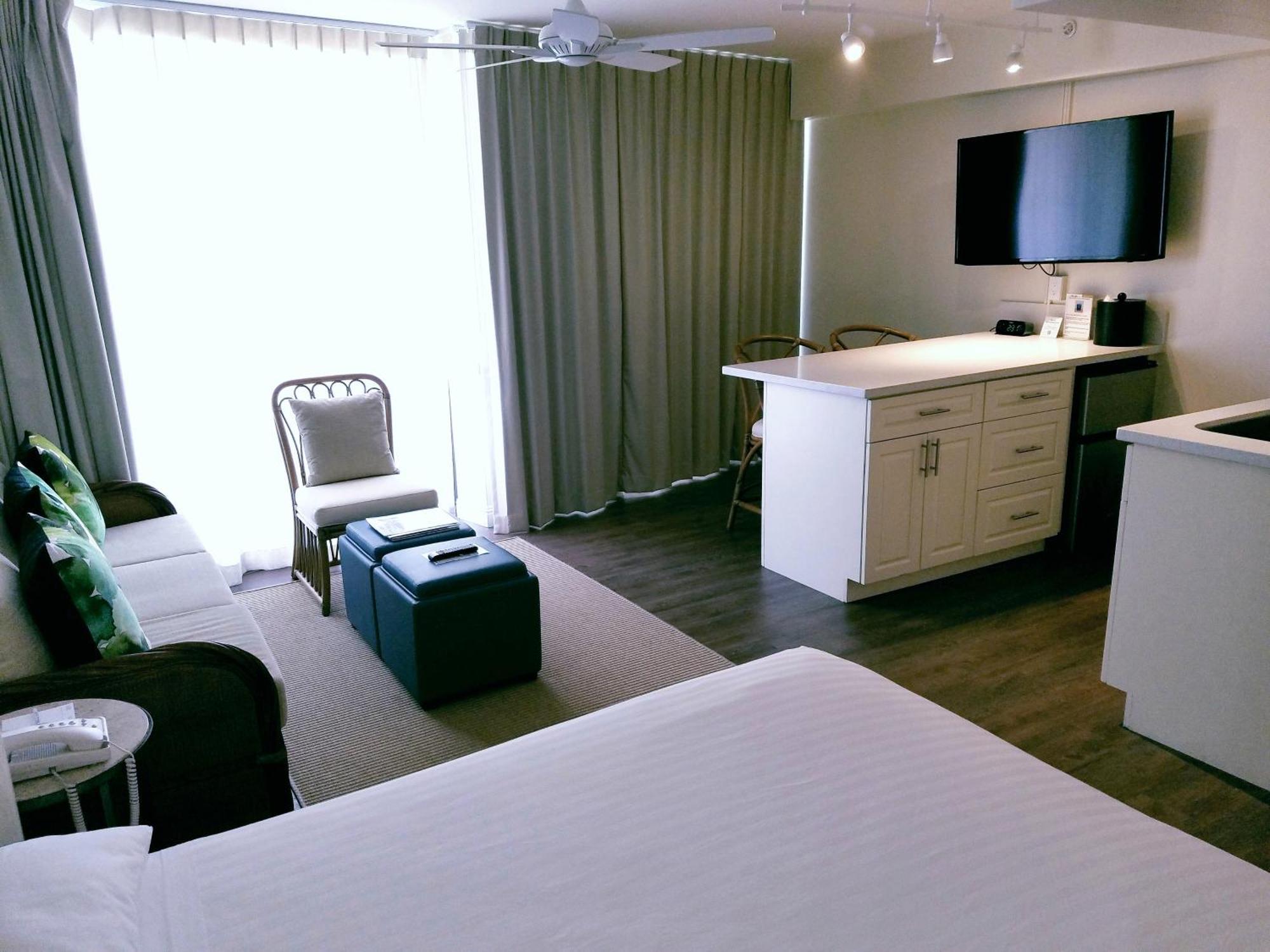 Deluxe Ohia Suite