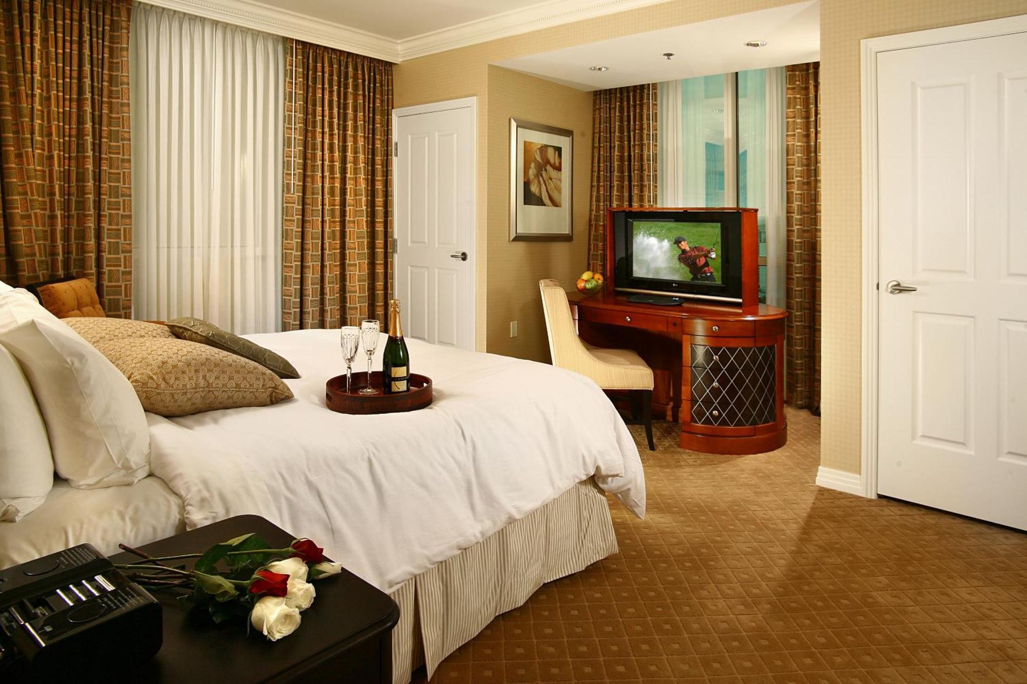 One-Bedroom Suite Run of House
