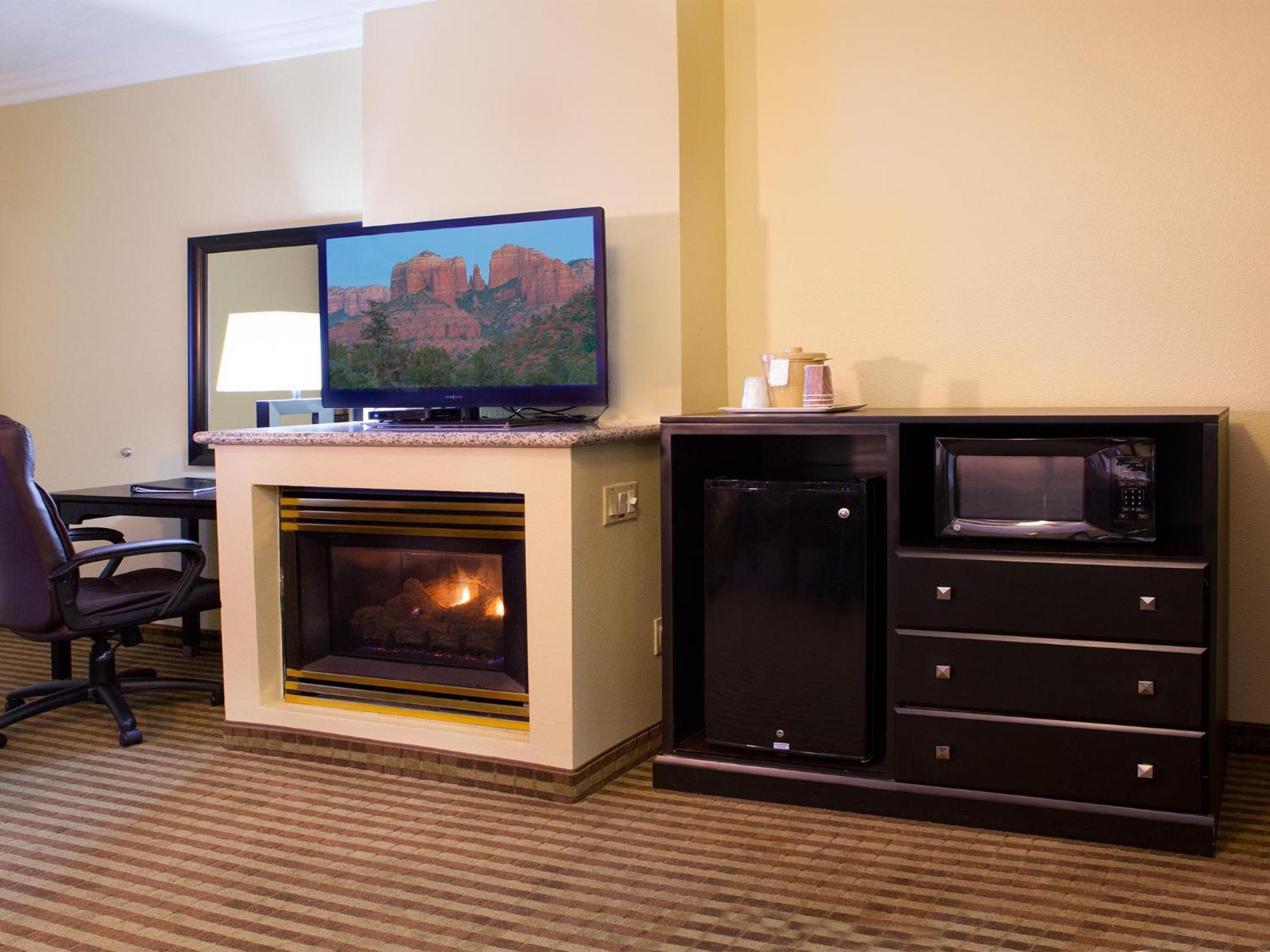 King Room Spa Bath Seasonal Fireplace